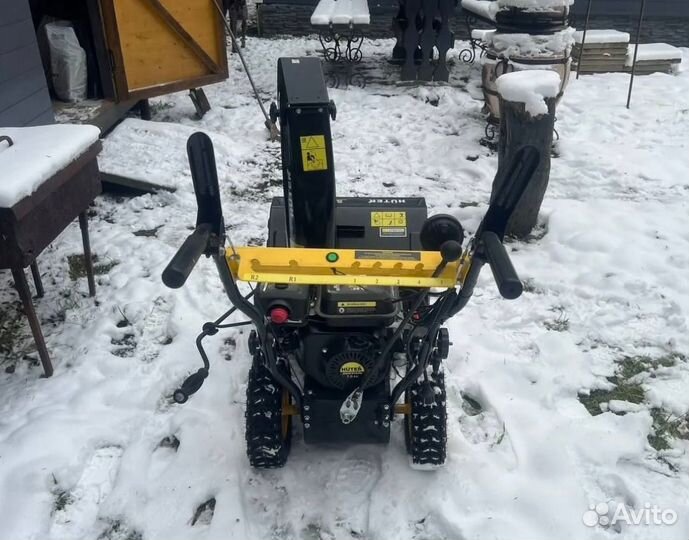 Бензиновый снегоуборщик Huter SGC 4800E (70/7/16)