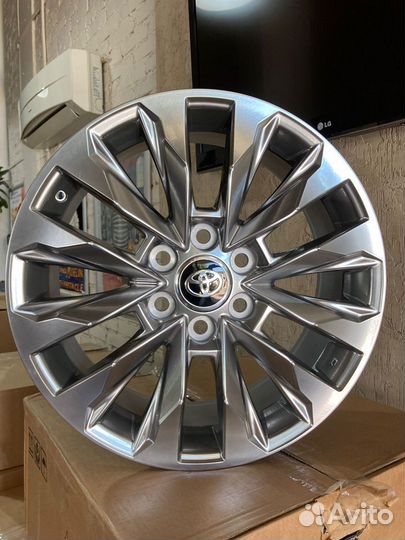 Литые диски на Toyota Land Cruiser 300 R20