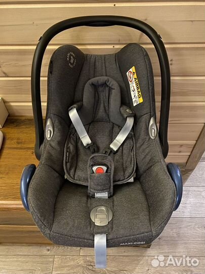 Автокресло 0+ Maxi-Cosi CabrioFix