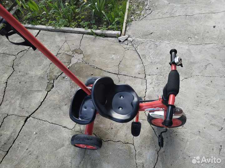 Детский велосипед с родительской ручкой