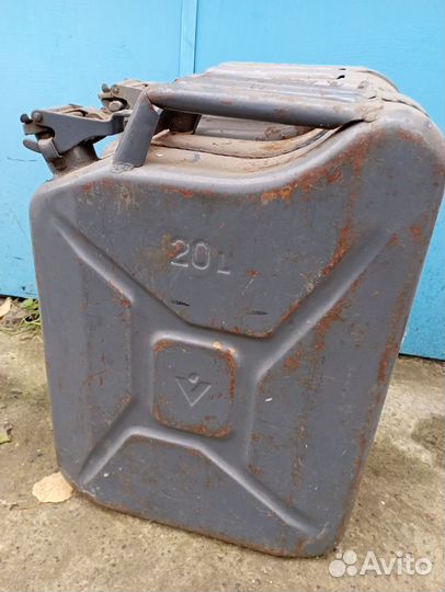 Бензобаки, канистры для лодочных моторов