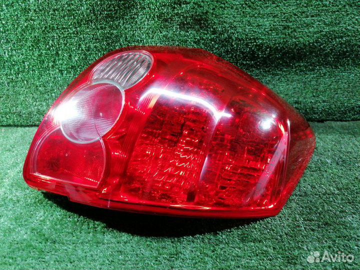 Стоп-сигнал задний правый Toyota Auris NZE154