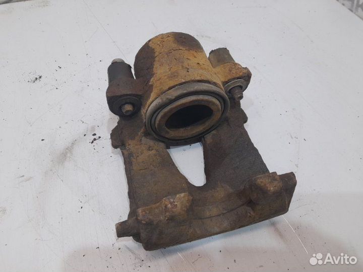 Суппорт передний правый Volkswagen Golf 4 (3D) AKQ