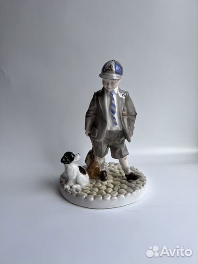 Royal Worcester. Фарфоровая статуэтка