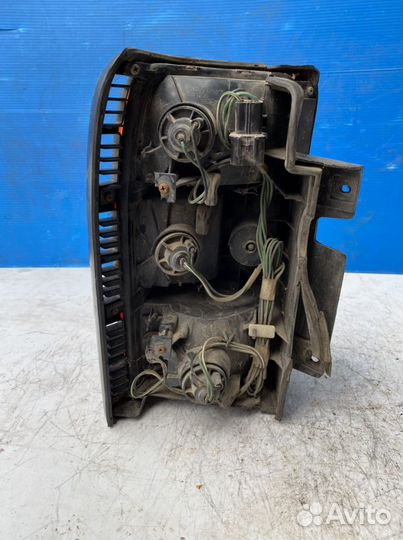 Mitsubishi pajero 2 задний правый фонарь