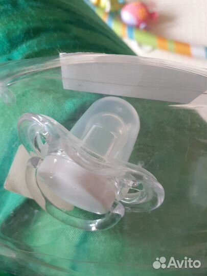 Силиконовые накладки на для кормления Avent новые