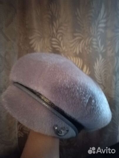 Пальто, шапки, плащ