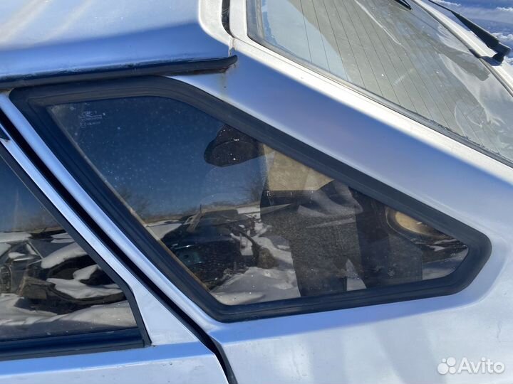 Задние стекло уголок на Ваз 2114