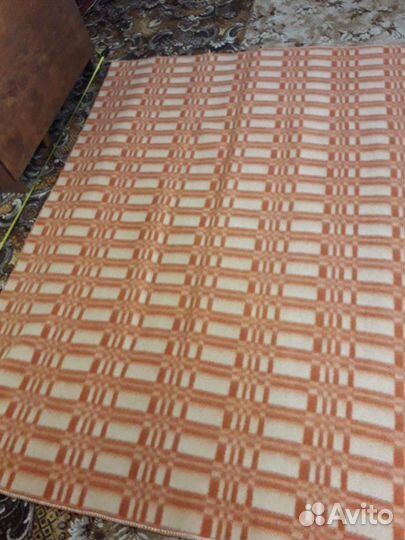 Одеяло шерстяное новое,толстое, мягкое