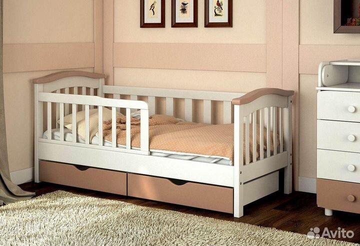 Детская кровать с выдвижными ящиками