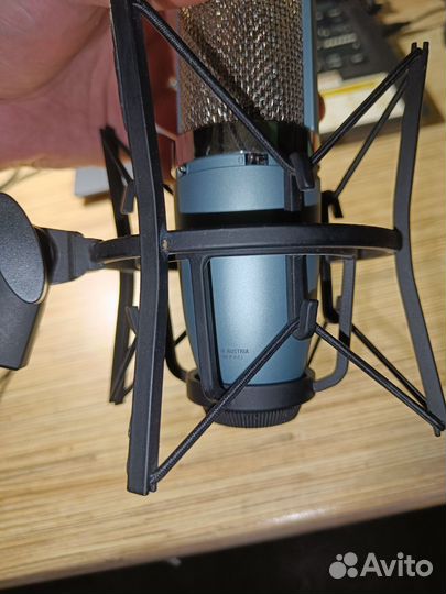 Студийный микрофон akg 420