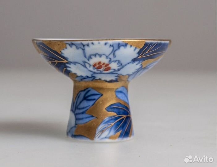 Красивая японская чаша для саке сакешница