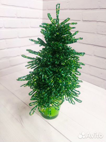 Декоративная елочка из бисера