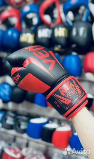 Защита голени и стопы, перчатки, шлем Venom