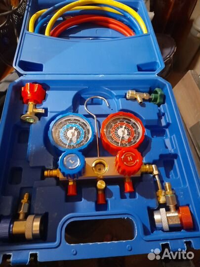 Кондиционер, вакуумный насос, манометр