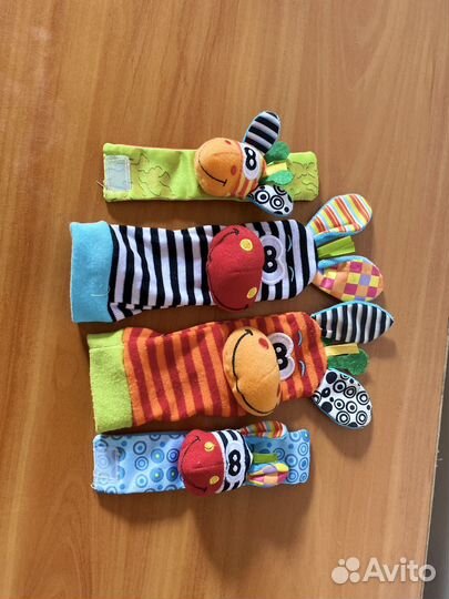 Набор носочков и браслетов с погремушками