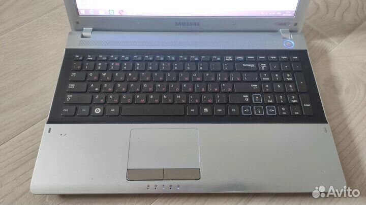 Ноутбук Samsung RV520, i5-2430M