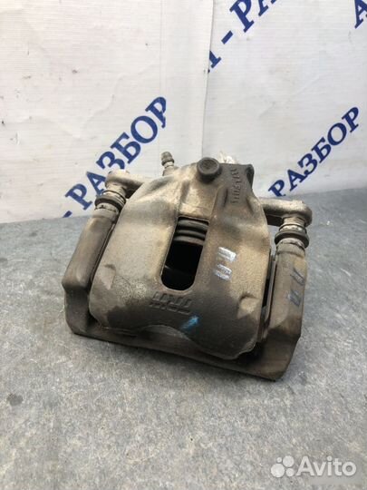 Суппорт передний правый Renault Kaptur