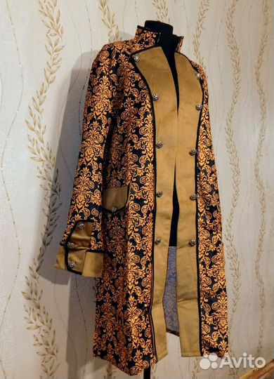 Камзол исторический желтый