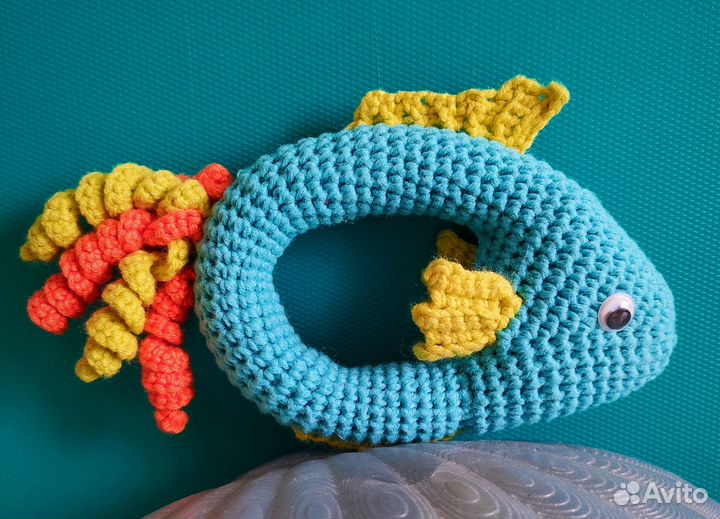 Вязанная погремушка
