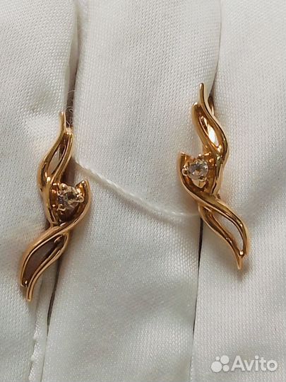 Серьги с синтетическим камнем Золото