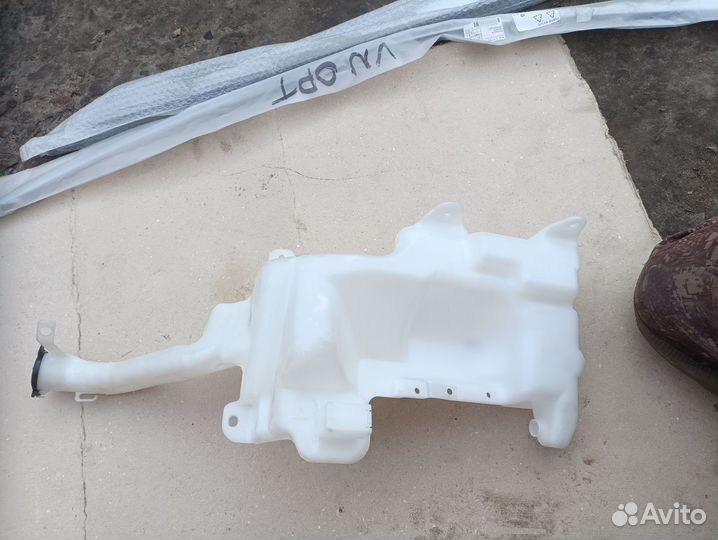 Бачок стеклоомывателя Toyota RAV4 2006-2016 060851