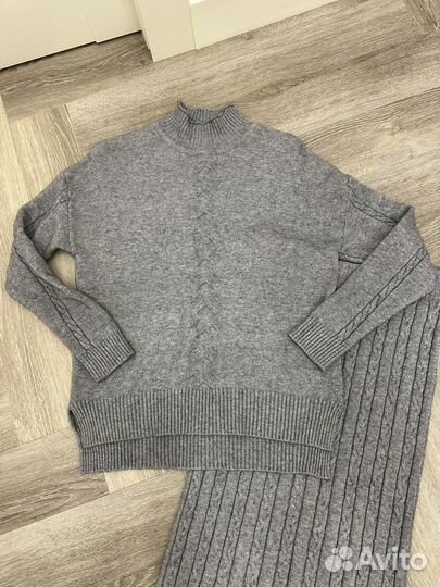 Костюм даойка свитер и юбка S