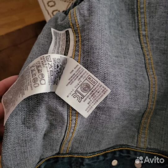 Жилетка levis