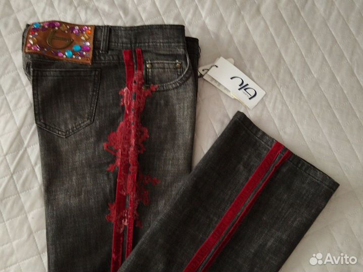 Джинсы женские