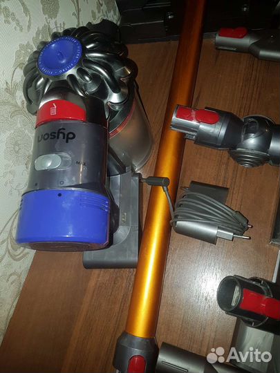 Пылесос Dyson V8