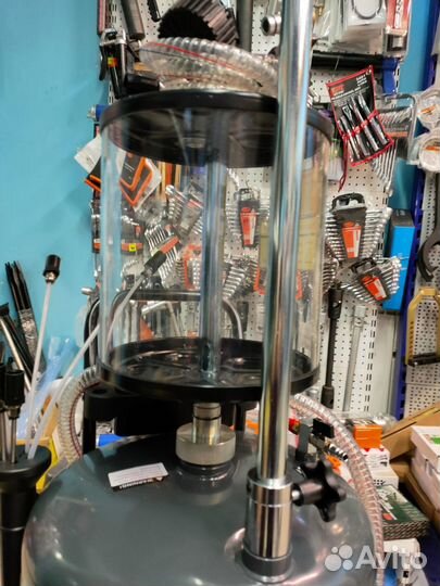 Продам установку пневматическую для замены масла