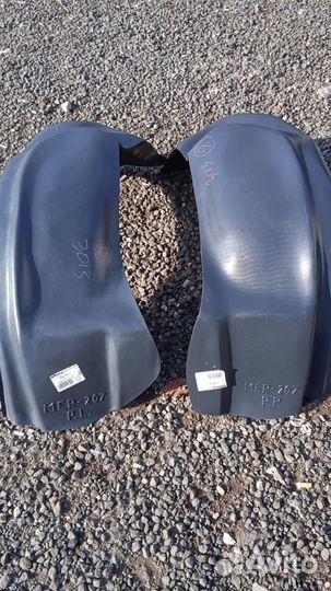 Передние подкрылки Mercedes-benz 207-412