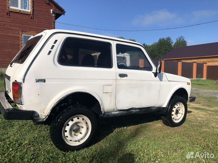 LADA 4x4 (Нива) 1.7 МТ, 2003, 200 000 км