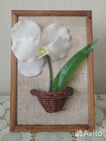 Панно в деревянной рамке. Подснежник