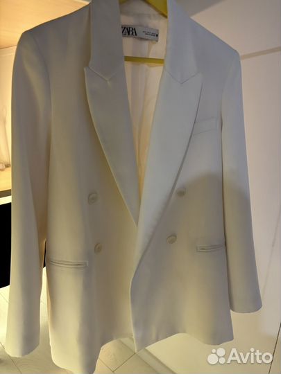 Пиджак белый Zara