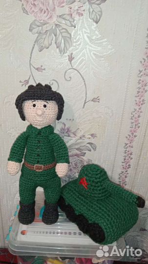 Танкист с танком