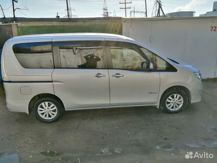 Nissan Serena 2.0 CVT, 2015, 143 000 км