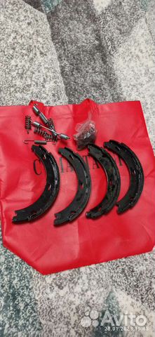 Колодки ручника Мерседес 190