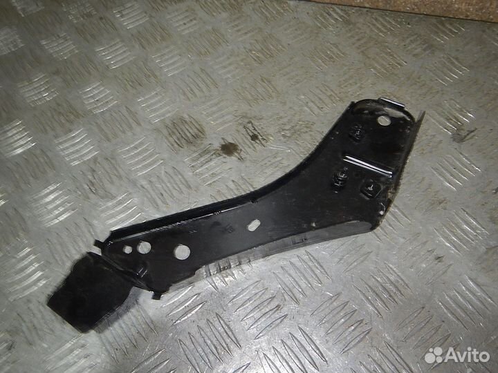 Кронштейн крыла Peugeot 308