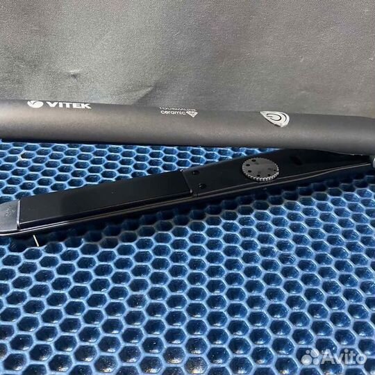 Выпрямитель для волос Vitek VT-8404BK