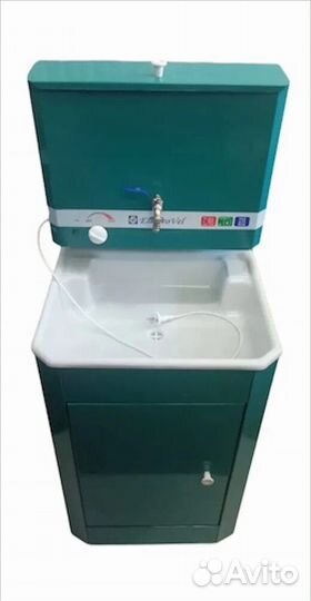 Умывальник с водонагревателем новый