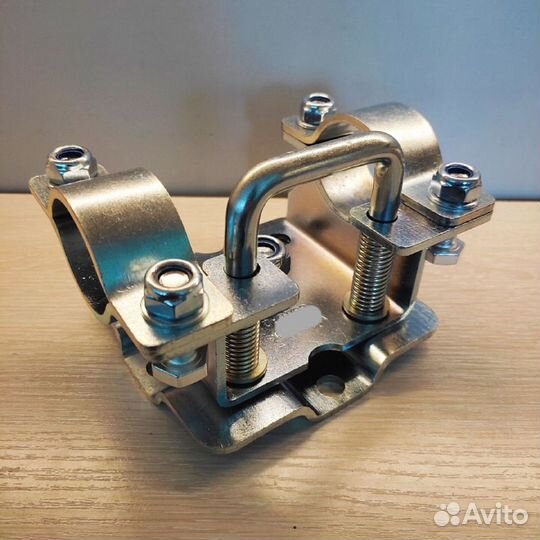 Хомут поворотный для опорного Колеса