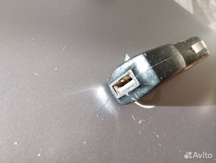 Автомобильная зарядка для телефона