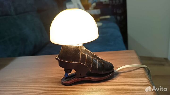Светильник настольный