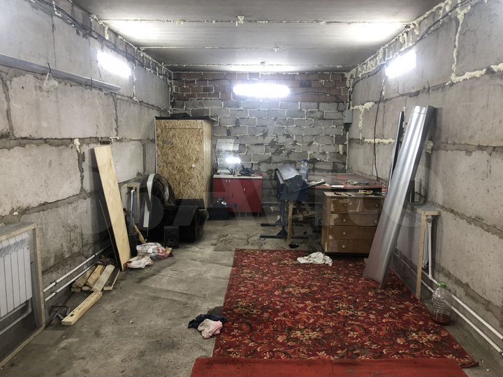 Гараж, > 30 м²