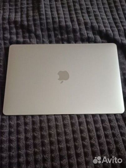 Apple MacBook air 13 m1