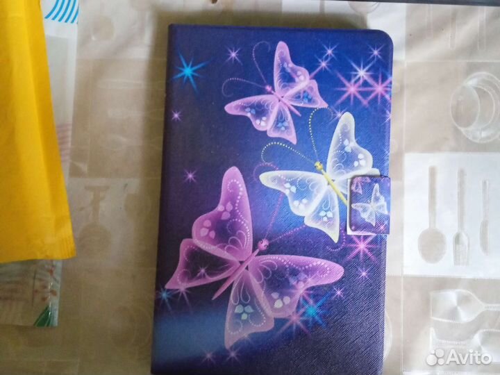 Два чехла на планшет