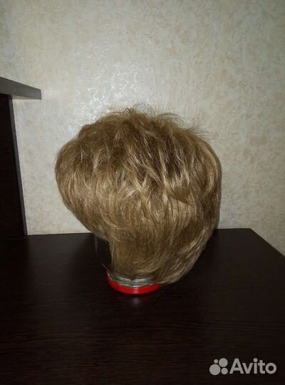 Парик женский короткий