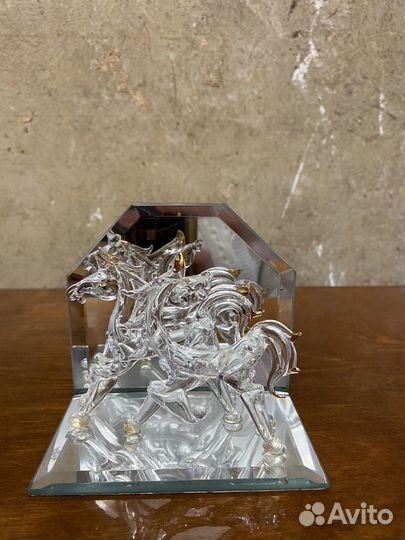 Лошадь стекло