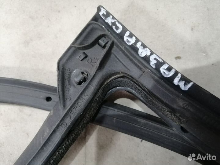 Уплотнитель двери передней правой для Mazda CX 7